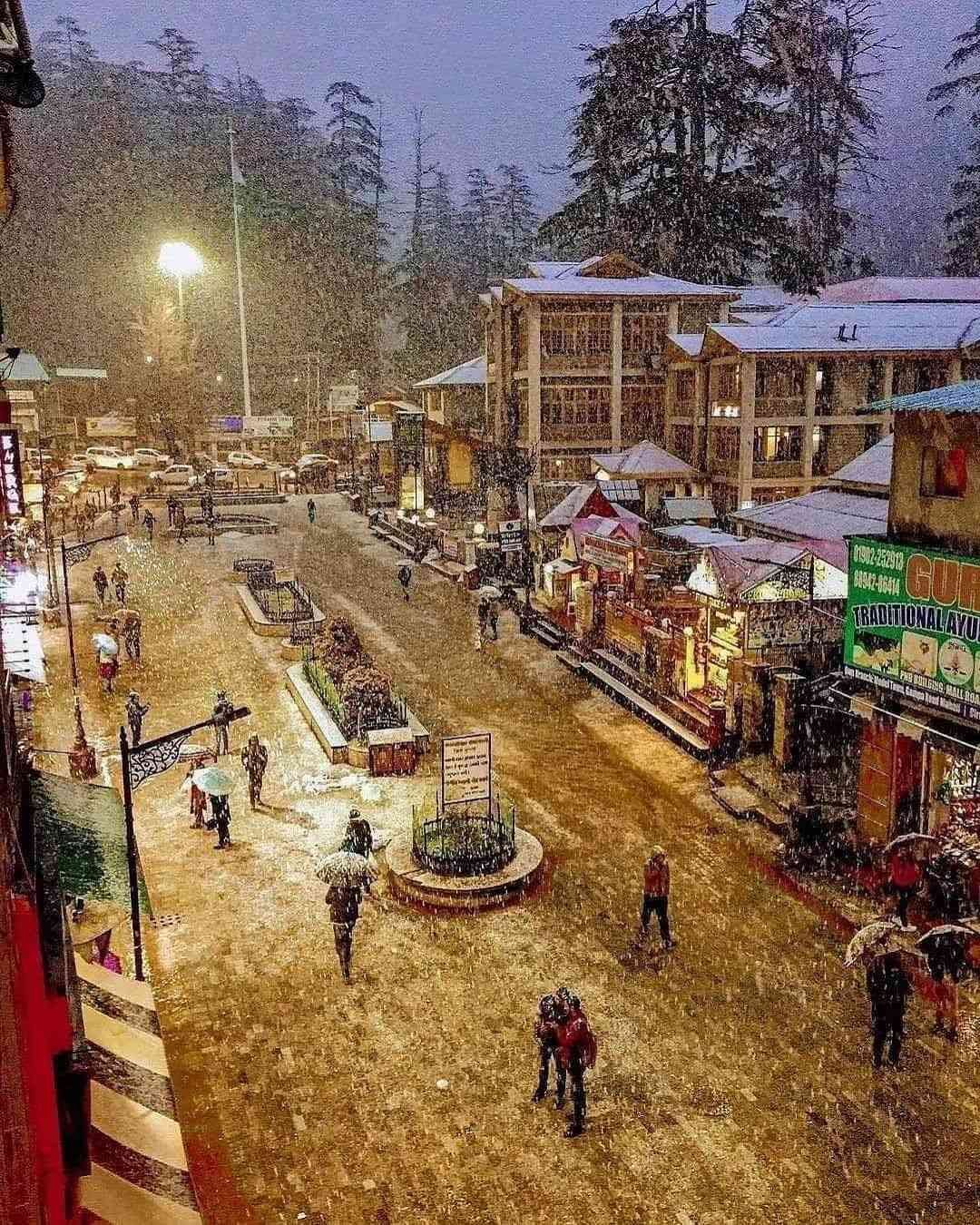 Mall Road Manali